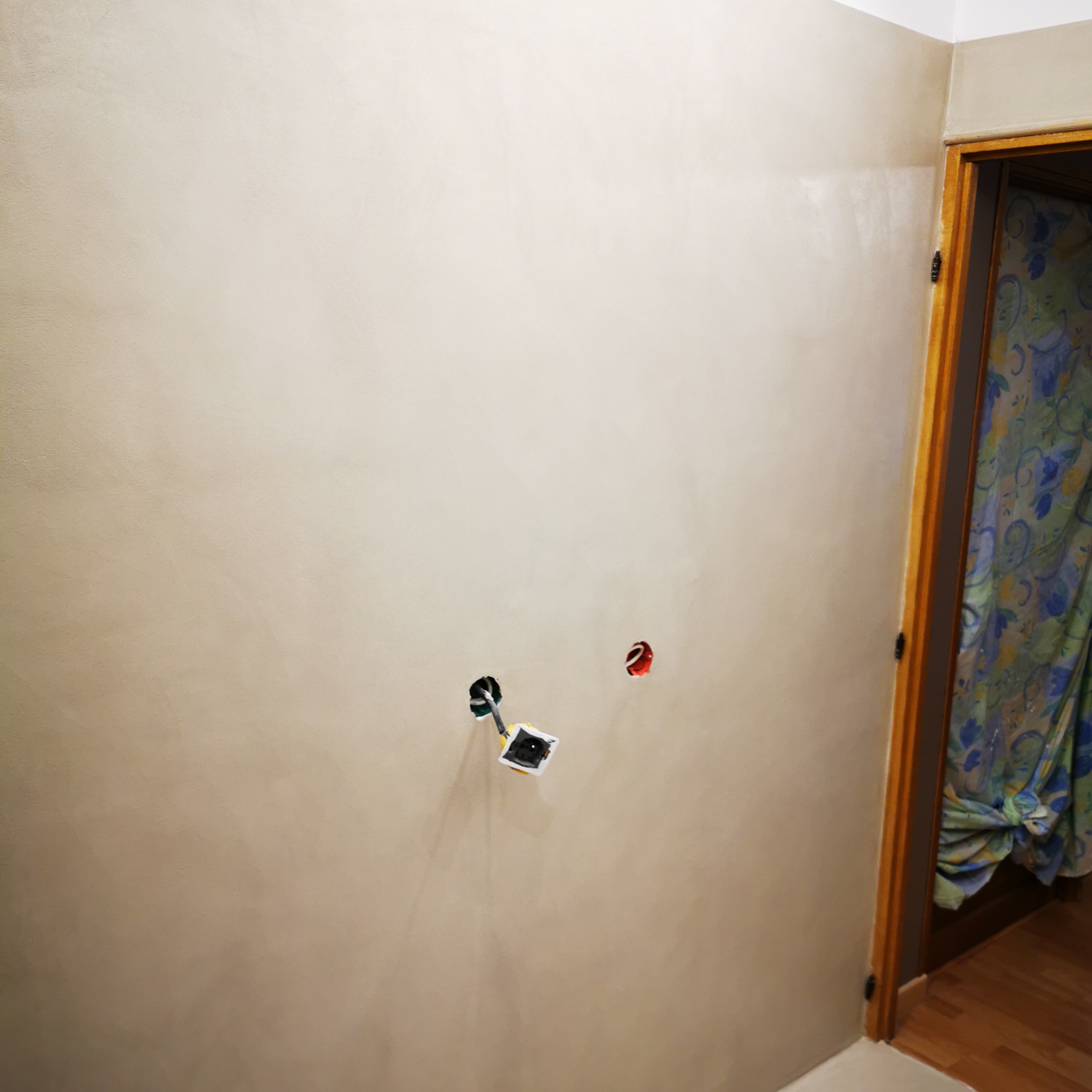 rénovation d'une salle de bain en béton ciré vernis soyeux couleur corde À Camblanes-et-Meynac proche de Bordeaux pour un particulier Scalinfinition33