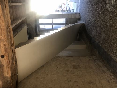 béton ciré sur un escalier béton en Charente Maritime